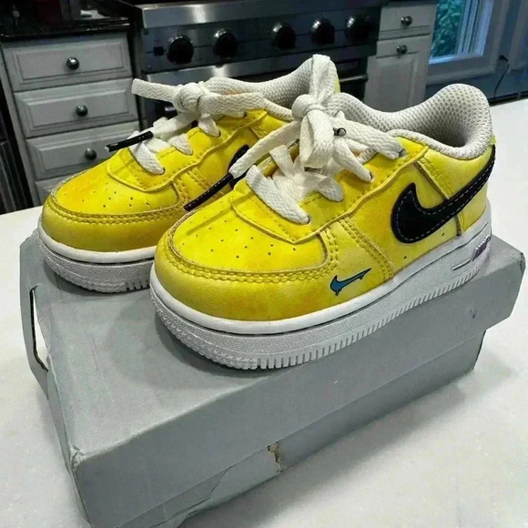 Nike Air Force 1 LV8 Toddler Size 5C Yellow Nike Leather Unisex Brand New - Picture 9 of 10